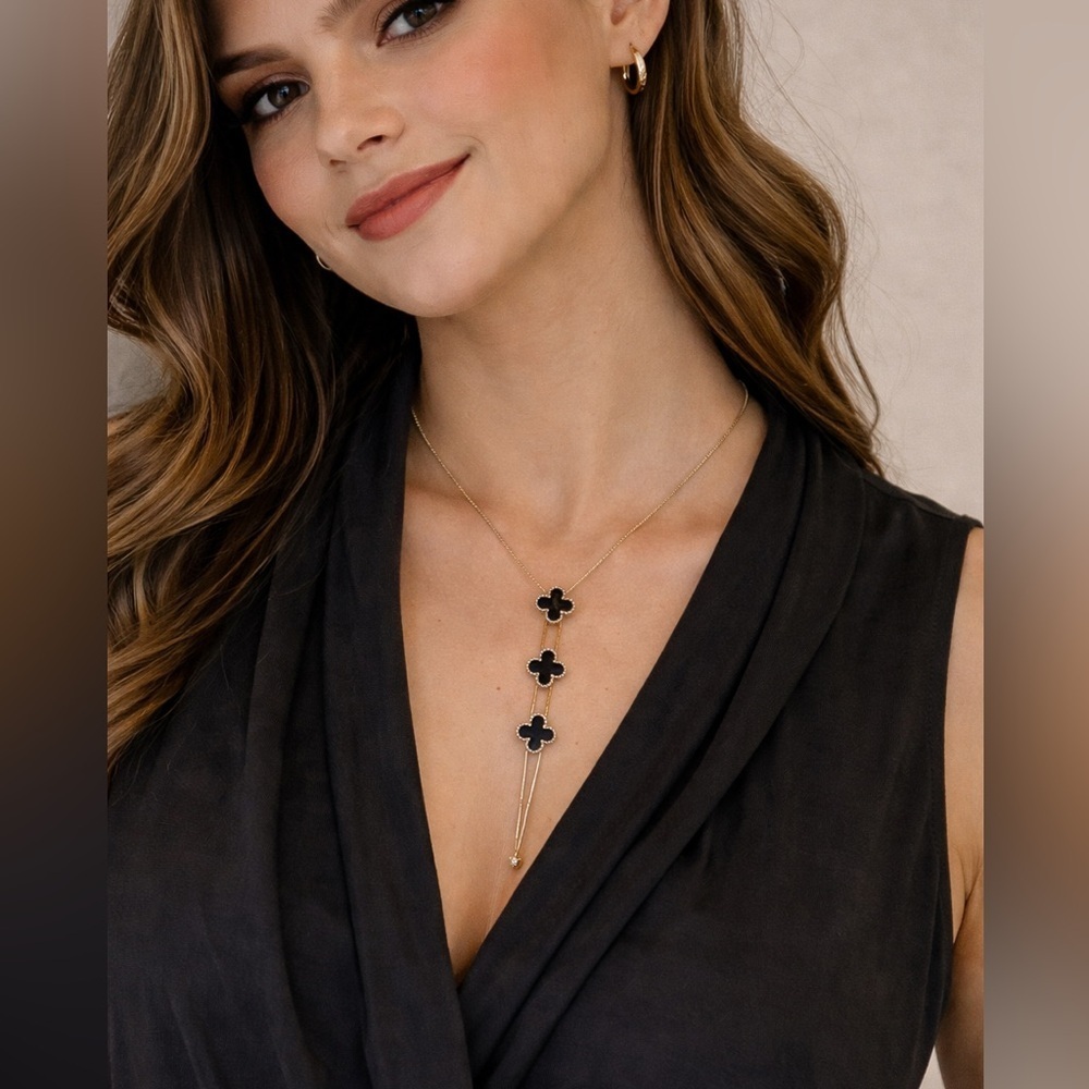 Van Cleef & A style necklace
